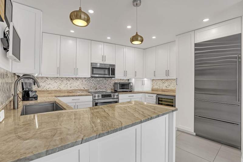 2 bedroom Condominium at 44 Cocoanut Row #507B, Palm Beach Towers Condo, Palm Beach — photo 4