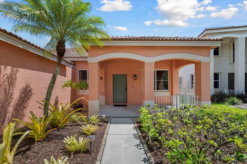 4 bedroom Single Family Residence at 886 Sunflower Circle, Sector 2-Parcels 12 13 14 15, Weston — photo 4