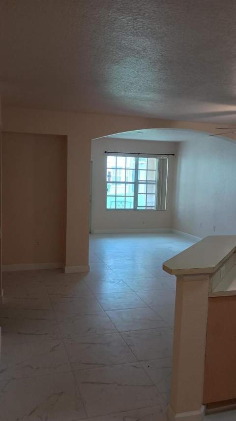 709 Belmont Lane #709, North Lauderdale FL - photo 7 of 17