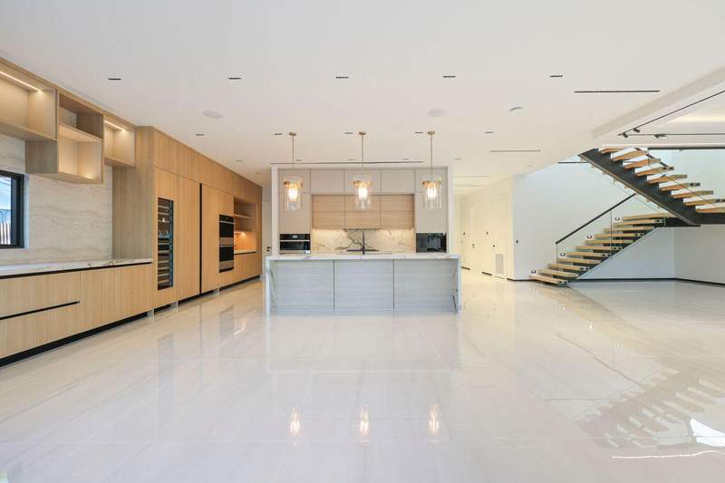 5 bedroom Single Family Residence at 728 NE 17th Terrace, Victoria Park, Fort Lauderdale — photo 5