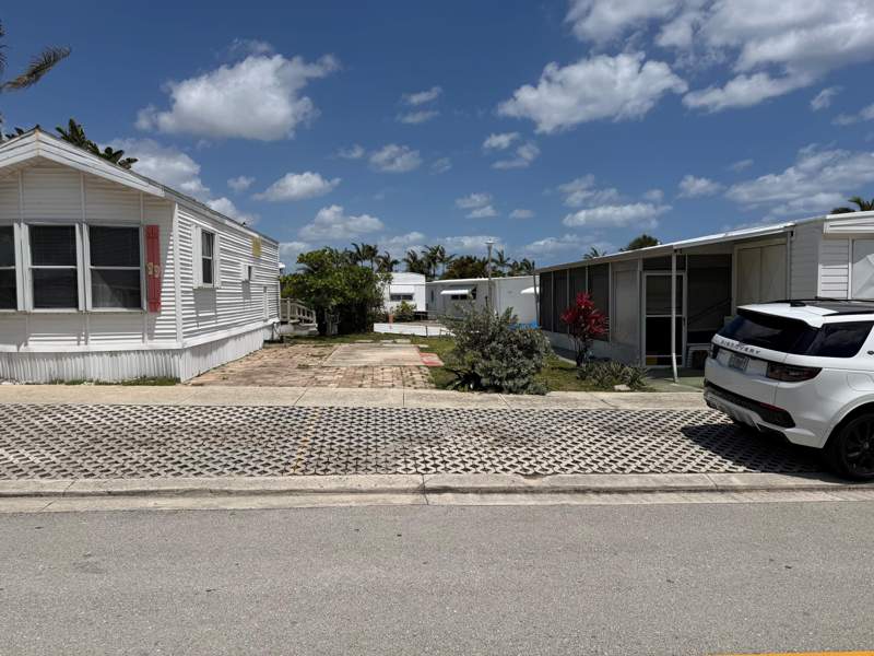 2 bedroom Mobile Home at 23 Briny Breezes Boulevard, Briny Breezes Inc, Briny Breezes — photo 3