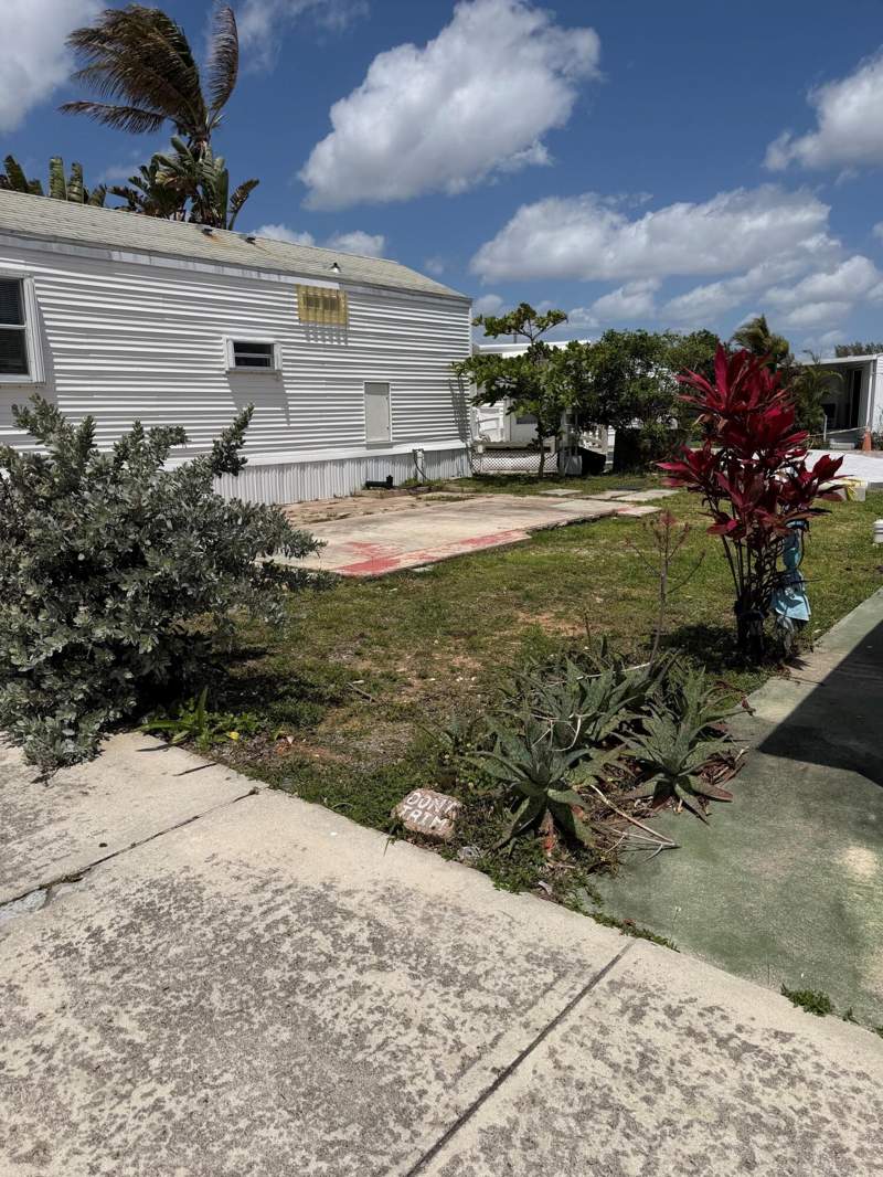 2 bedroom Mobile Home at 23 Briny Breezes Boulevard, Briny Breezes Inc, Briny Breezes — photo 2