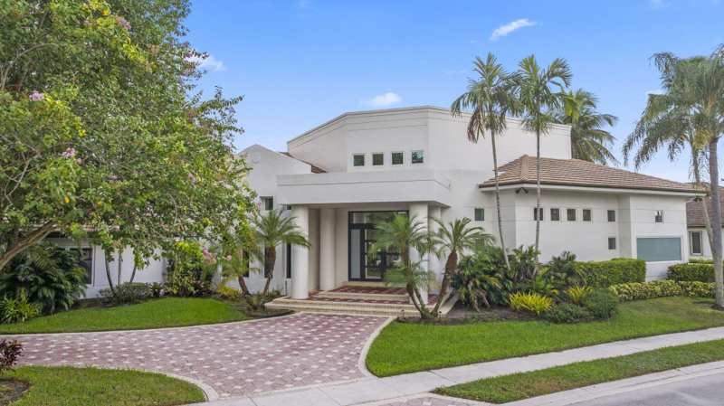 5 bedroom Single Family Residence at 757 NW 100th Terrace, Jacaranda Parcel 614, Plantation — photo 1