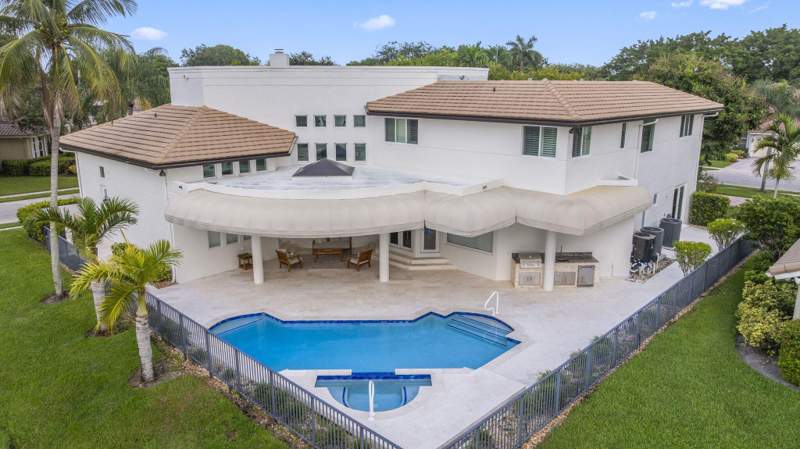 5 bedroom Single Family Residence at 757 NW 100th Terrace, Jacaranda Parcel 614, Plantation — photo 5
