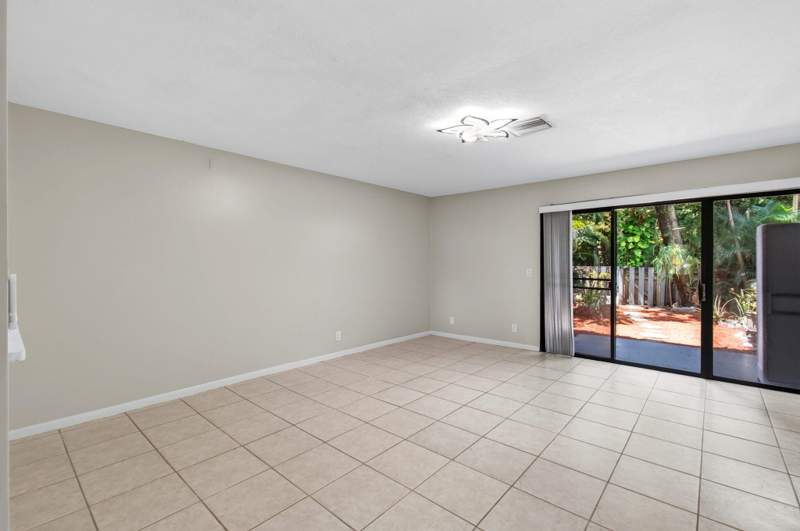 2 bedroom Townhouse at 799 Hill Drive #C, Society Hill Cannongate, West Palm Beach — photo 5