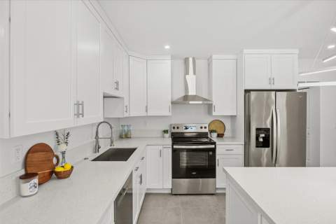 1311 Avenue H, Riviera Beach FL - photo 13 of 36