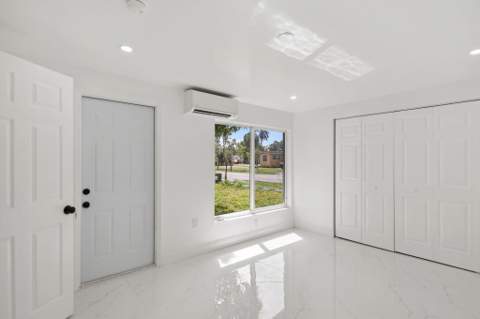 1530 NW 18th Court, Fort Lauderdale FL - photo 13 of 26