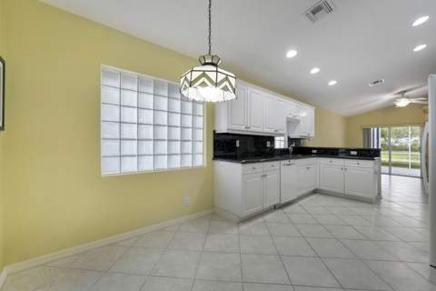 6806 Rienzo Street, Lake Worth FL - photo 19 of 71