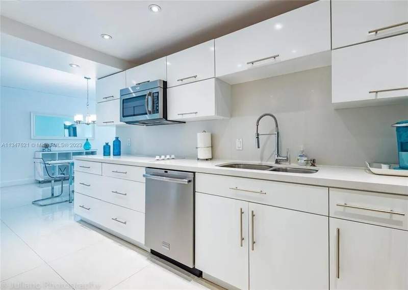 1 bedroom Condominium at 3901 S Ocean Drive #2H, Tides On Hollywood Beach Condo, Hollywood — photo 3