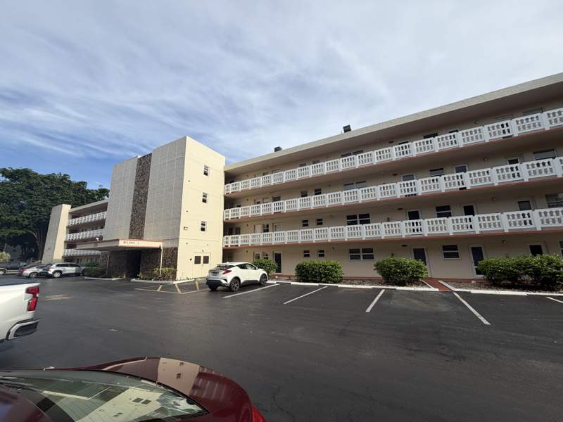 2 bedroom Condominium at 206 SE 10th Street #201, Meadowbrook Lakes Condo, Dania Beach — photo 2