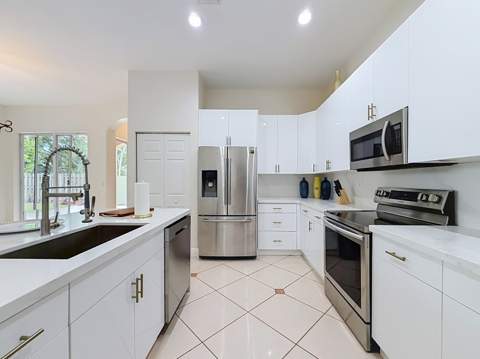 6657 Lurais Drive, Lake Worth FL - photo 19 of 48