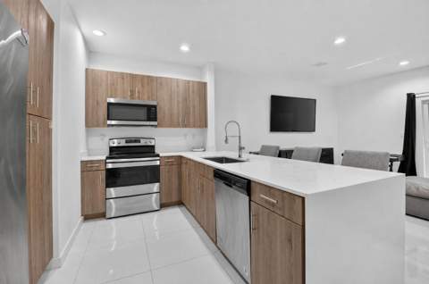 1030 Crystal Way #103, Delray Beach FL - photo 7 of 35