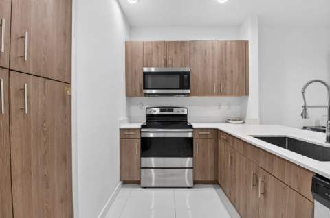 1030 Crystal Way #103, Delray Beach FL - photo 8 of 35