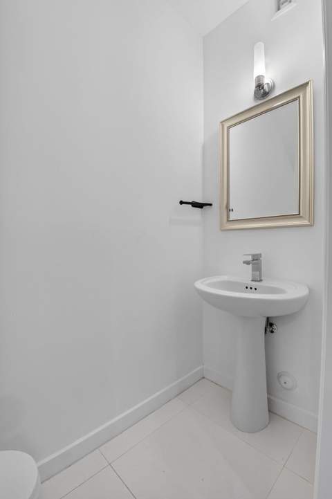 1030 Crystal Way #103, Delray Beach FL - photo 9 of 35