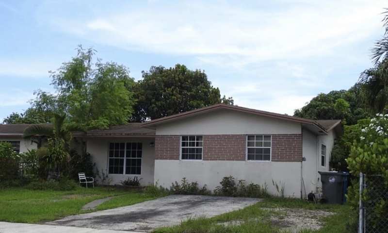 3 bedroom Single Family Residence at 5620 SW 37th Street, Sunland Park Section 2, West Park — photo 1