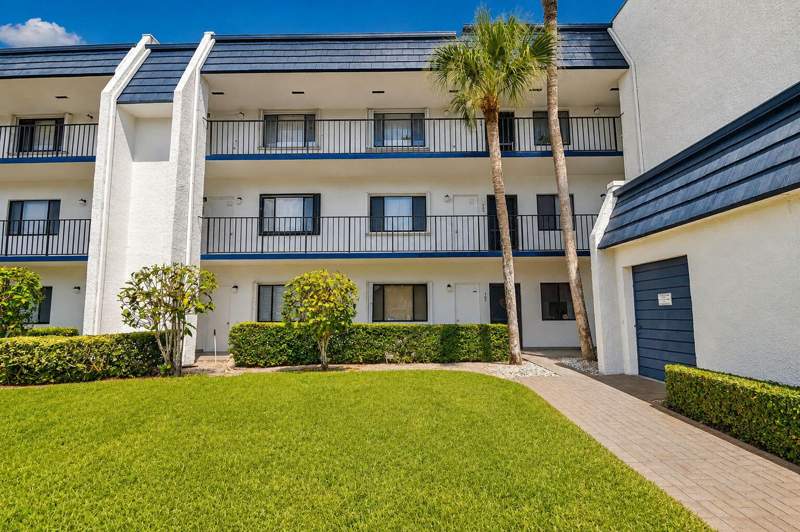 3 bedroom Condominium at 4483 Luxemburg Court #103, Fountains Of Palm Beach Condo 3, Lake Worth — photo 3