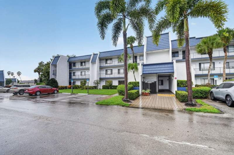 3 bedroom Condominium at 4483 Luxemburg Court #103, Fountains Of Palm Beach Condo 3, Lake Worth — photo 2