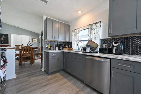 409 SW Voltair Terrace, Port St. Lucie FL - photo 17 of 37