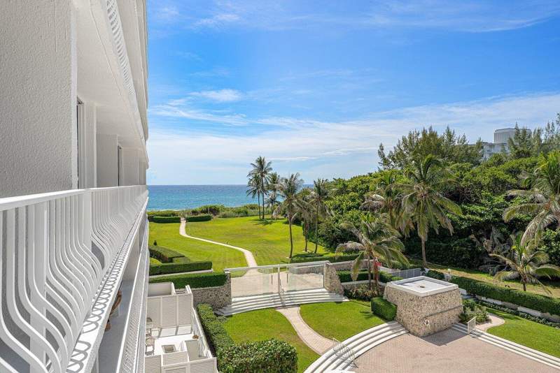 2 bedroom Stock Cooperative at 2774 S Ocean Boulevard #409, Ambassador South Dev Corp, Palm Beach — photo 3