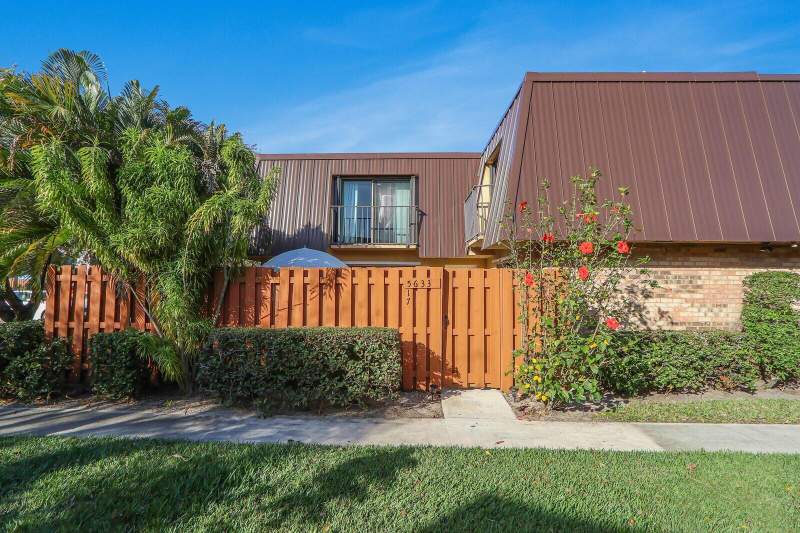 2 bedroom Townhouse at 5633 SE Windsong Lane, Emerald Lakes, Stuart — photo 5
