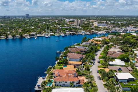 745 Middle River Drive, Fort Lauderdale FL - photo 8 of 34