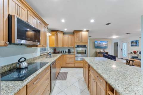1577 Thumb Point Drive, Fort Pierce FL - photo 14 of 45