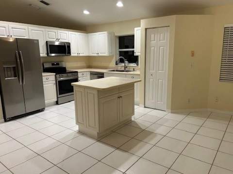 3694 Miramontes Circle, Wellington FL - photo 7 of 44
