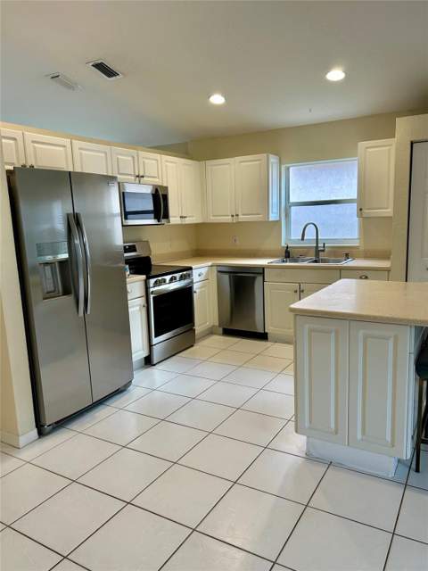 3694 Miramontes Circle, Wellington FL - photo 10 of 44