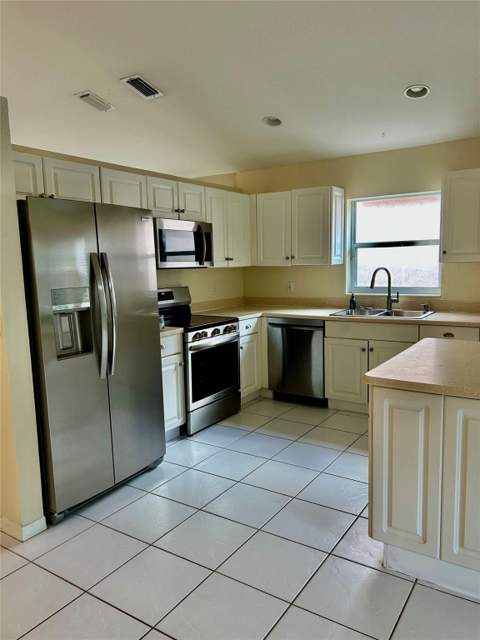 3694 Miramontes Circle, Wellington FL - photo 13 of 44