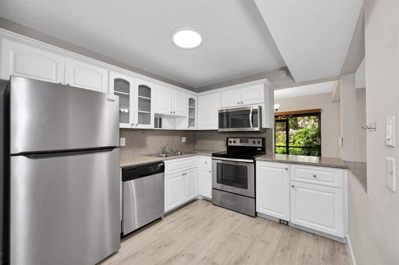 3 bedroom Townhouse at 1169 NW 13th Street ##1, Boca Village Ph I Condo, Boca Raton — photo 3