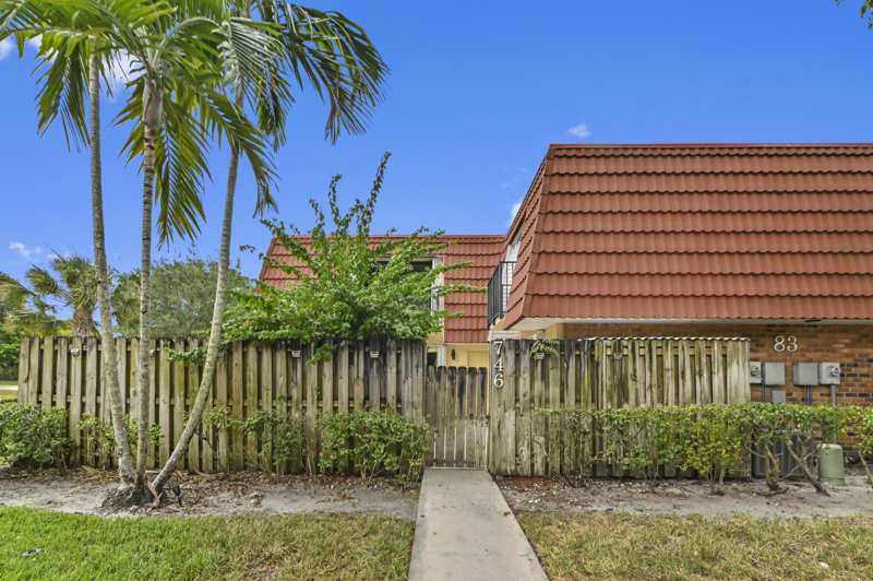 2 bedroom Townhouse at 746 NW 98th Way, Jacaranda, Plantation — photo 1