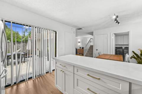 746 NW 98th Way, Plantation FL - photo 15 of 37