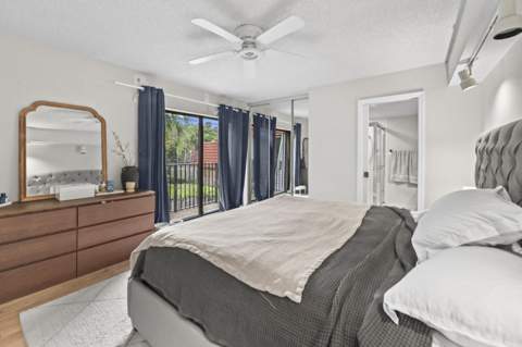 746 NW 98th Way, Plantation FL - photo 22 of 37