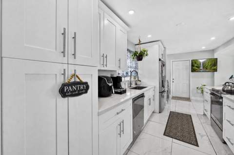 7961 N Normandy Street, Miramar FL - photo 12 of 37
