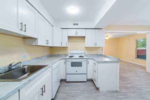 276 Sunshine Drive, Coconut Creek FL - photo 16 of 39