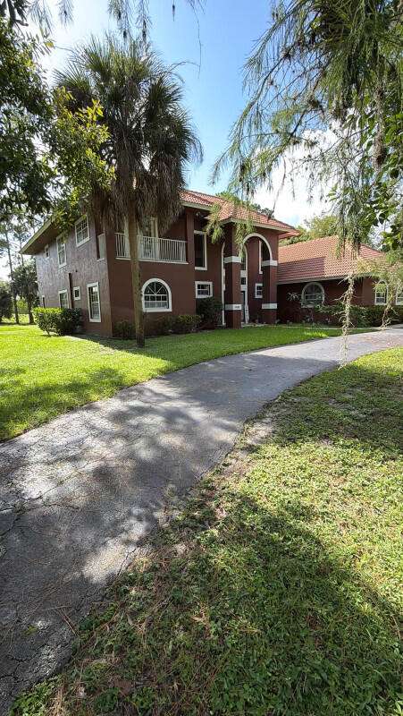 827 Squire Drive, luxury home for sale in Wellington