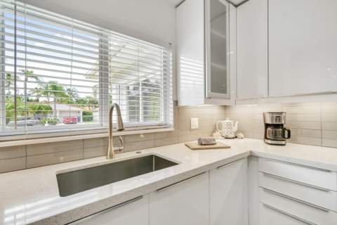 1182 Beach Road, Singer Island FL - photo 13 of 68