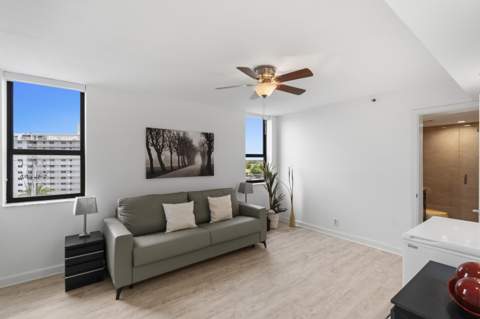 1167 Hillsboro Mile #509, Hillsboro Beach FL - photo 21 of 35