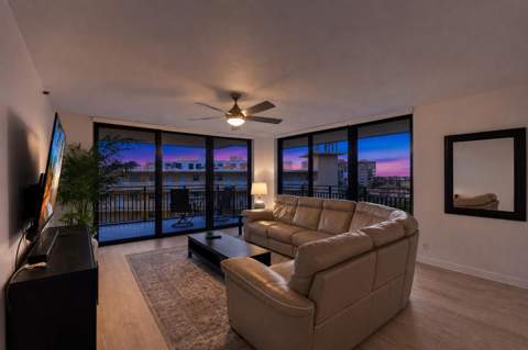 1167 Hillsboro Mile #509, Hillsboro Beach FL - photo 9 of 35