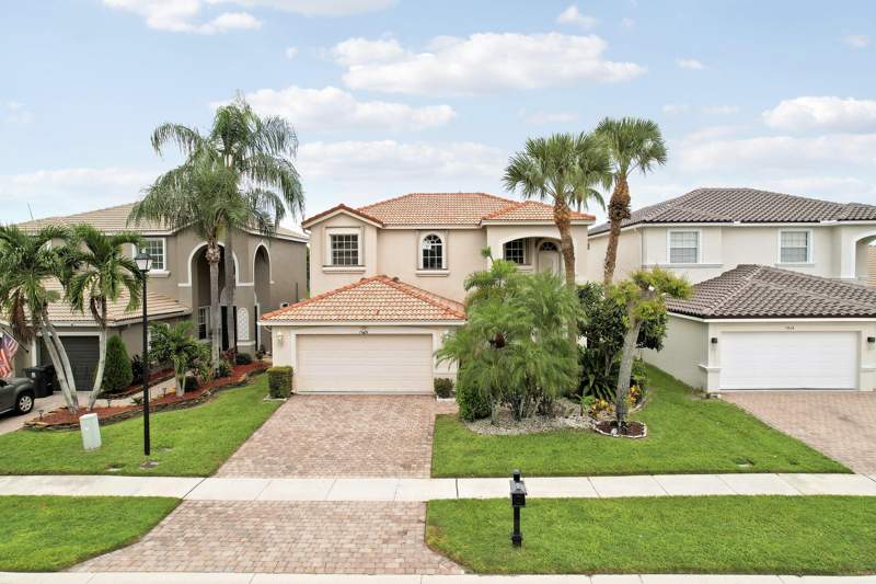 5 bedroom Single Family Residence at 7428 Via Luria, Isola Bella, Villages Of Windsor 3, Lake Worth — photo 4