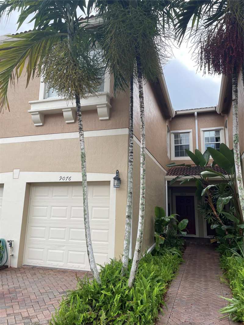 3 bedroom Condominium at 9076 Preston Place, Hampton Hills Condo, Tamarac — photo 1