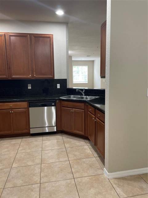 9076 Preston Place, Tamarac FL - photo 13 of 17