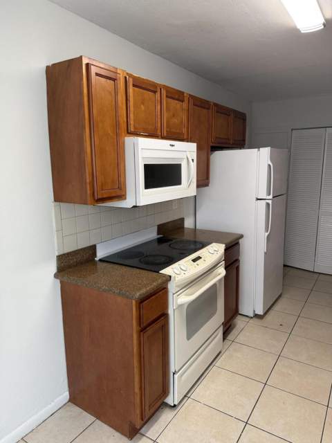 1501 N 70th Way, Hollywood FL - photo 8 of 16