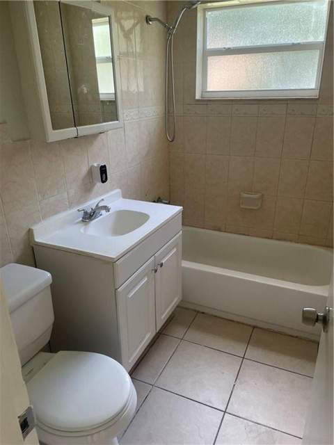 1501 N 70th Way, Hollywood FL - photo 9 of 16