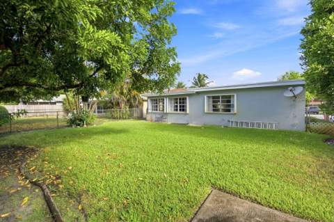 468 NW 48th Street, Oakland Park FL - photo 14 of 25