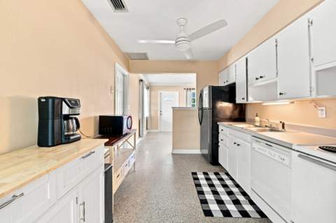 468 NW 48th Street, Oakland Park FL - photo 20 of 25