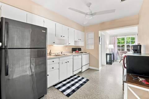 468 NW 48th Street, Oakland Park FL - photo 19 of 25