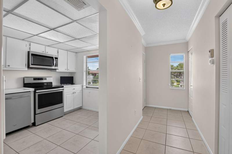 2 bedroom Condominium at 9287 Vista Del Lago #13 D, Pines Of Boca Lago, Boca Raton — photo 5
