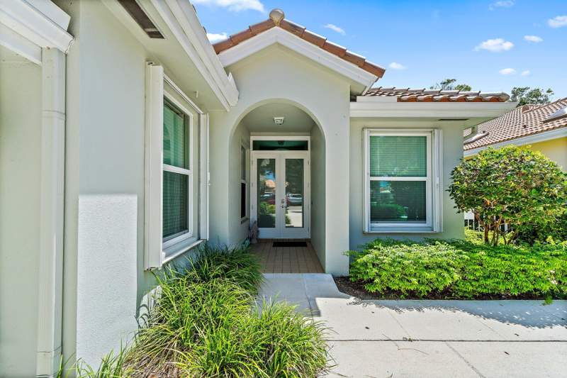 3 bedroom Single Family Residence at 188 S Hampton Drive, Hamptons At Maplewood, Jupiter — photo 2