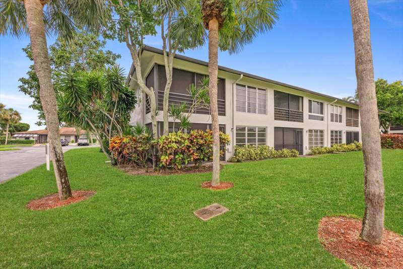 2 bedroom Condominium at 5635 Queen Palm Court #D, Palm Greens At Villa Del Ray Condo II, Delray Beach — photo 2